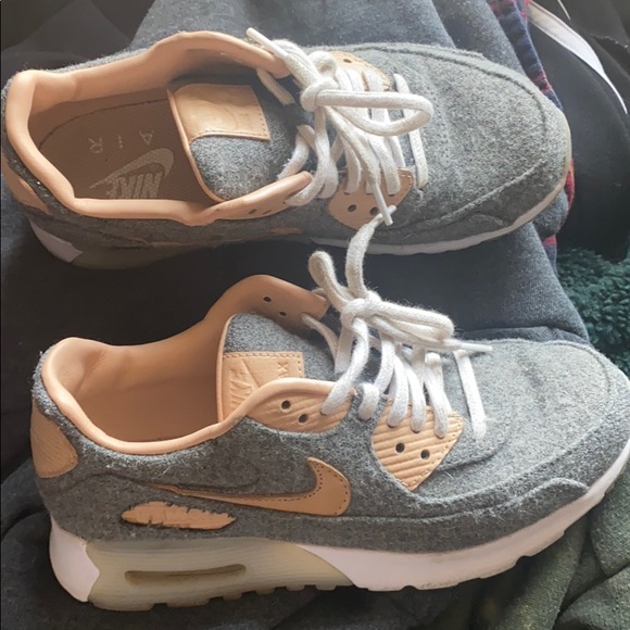 Nike Air Max - Picture 1 of 3